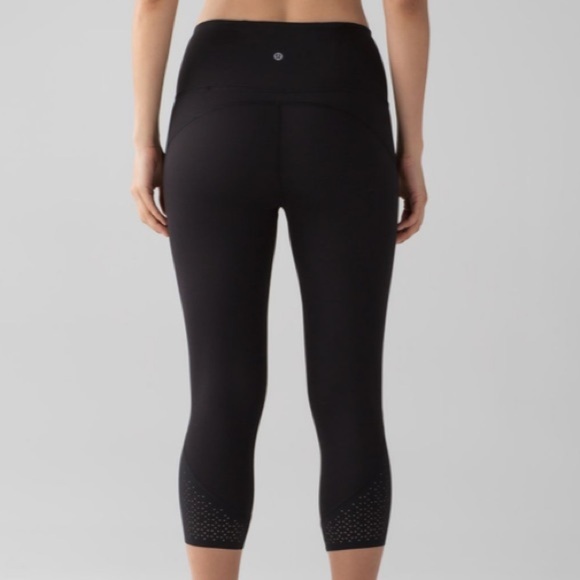 Lululemon Anew Crop (21") - Picture 2 of 9